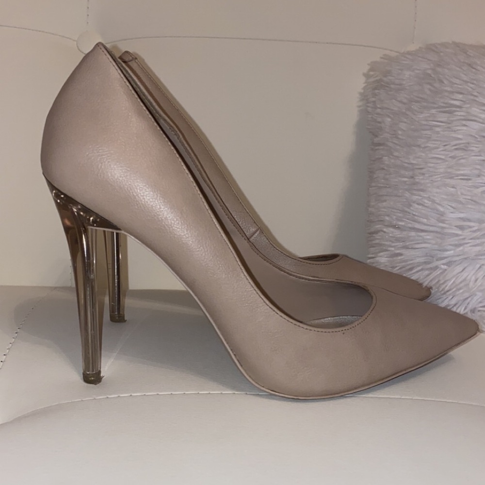 Nude Aldo heels size 6
